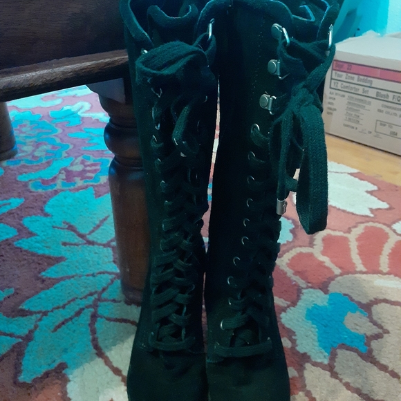 Juicy Couture Boots - Picture 4 of 6